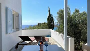 House | Outdoor dining