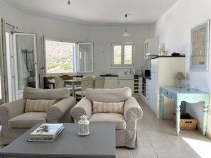 House | Living area - 'paradise' Says Cnn - 2-bed Villa in Delfini Bay (Syros)