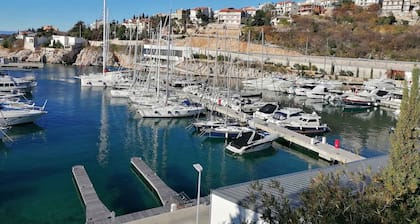 Holiday apartment 300m from the sea