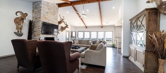 Private Ranch Getaway Near Lampasas 3BR Lodge Game Room Fishing Wildlife & Views