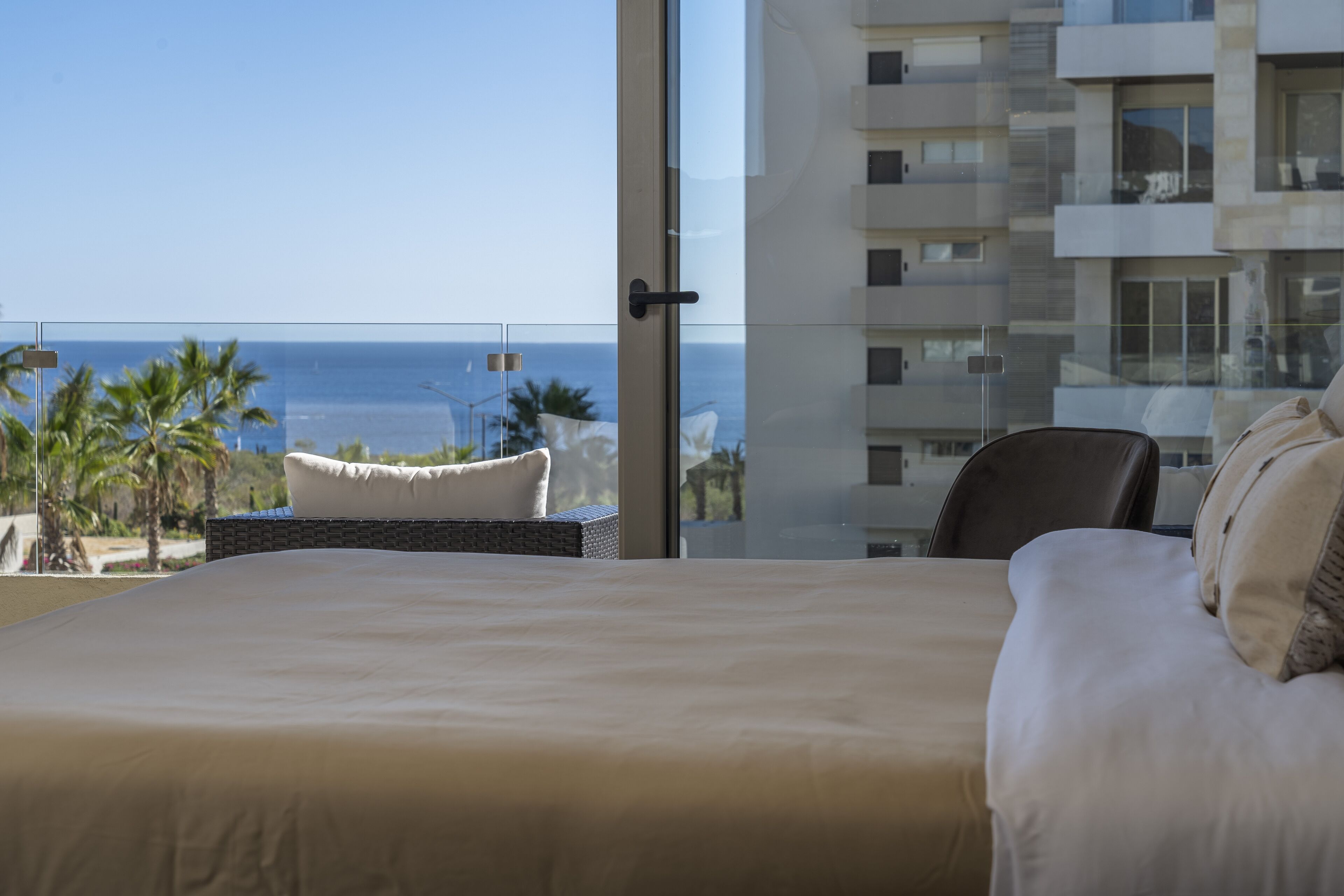 3 bedrooms, in-room safe, desk, iron/ironing board