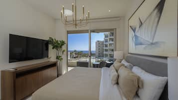 3 bedrooms, in-room safe, desk, iron/ironing board