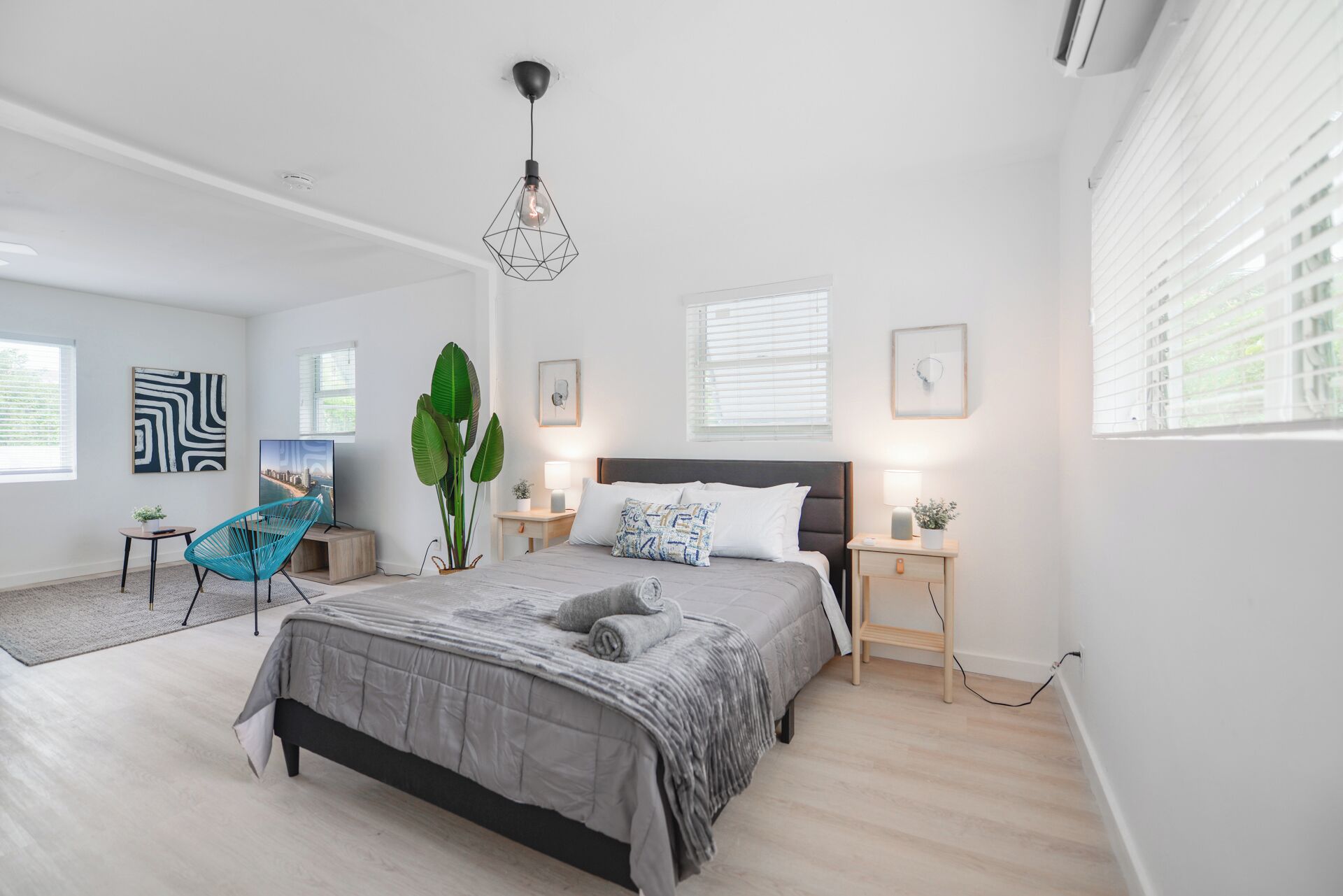 Standard Room, 1 Queen Bed with Sofa bed | Premium bedding, individually decorated, individually furnished