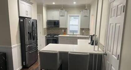 Lovely 1901 Victorian newly renovated 3 bed 2 bath