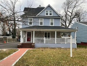 Exterior - Lovely 1901 Victorian newly renovated 3 bed 2 bath (Freeport)