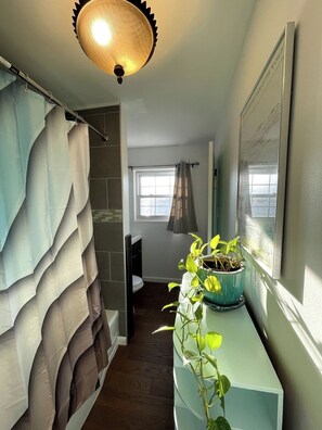 3 室のベッドルーム、アイロン / アイロン台、WiFi、ベッドシーツ