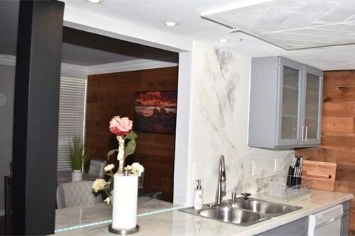 3B Lux 3bd 3bth Condo w/King/4 separate twin beds