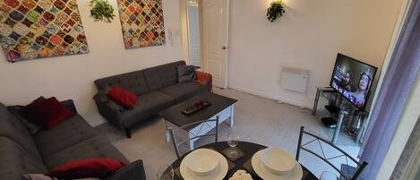 Apartment | Dining