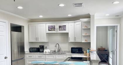 Beach Villa, Treasure Cay, Community Pool