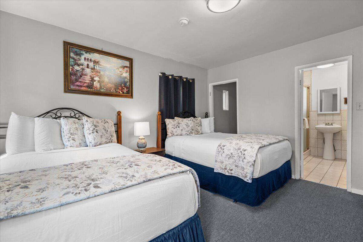 Chambre Familiale | Coffres-forts dans les chambres, bureau