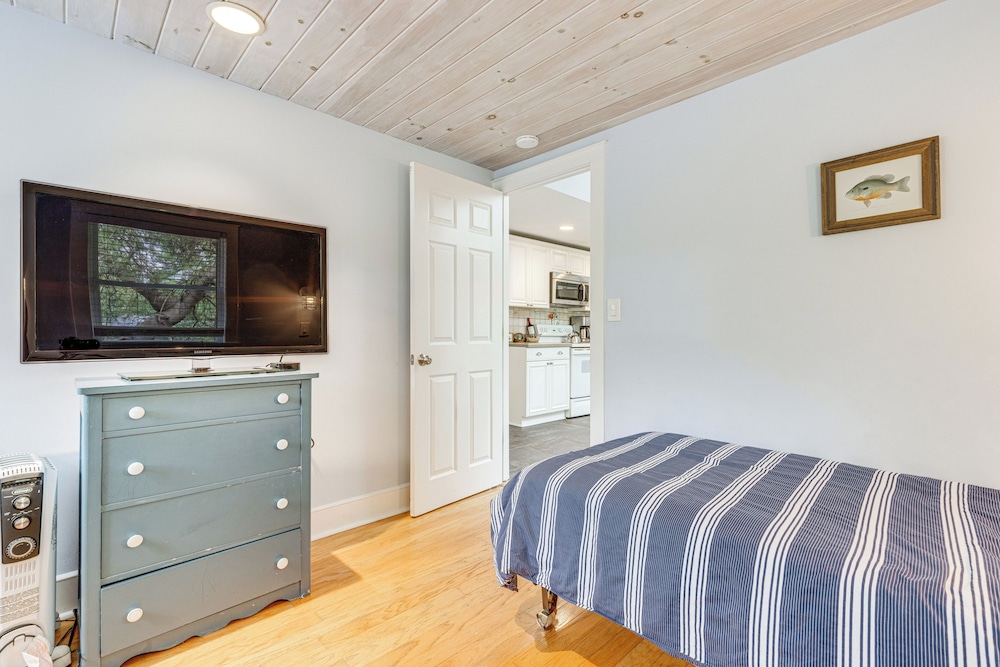 Hamptons Vacation Rental W/ Seasonal Pool! - Los Hamptons, NY