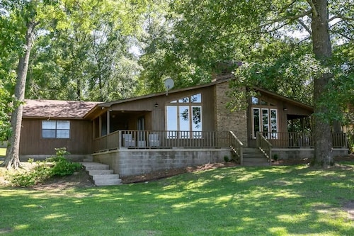 Main House + GuestHouse LakeFront ; Sleeps 14; Ramp