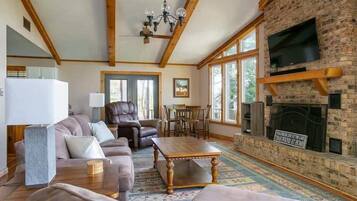 TV, DVD player, aparelho de som