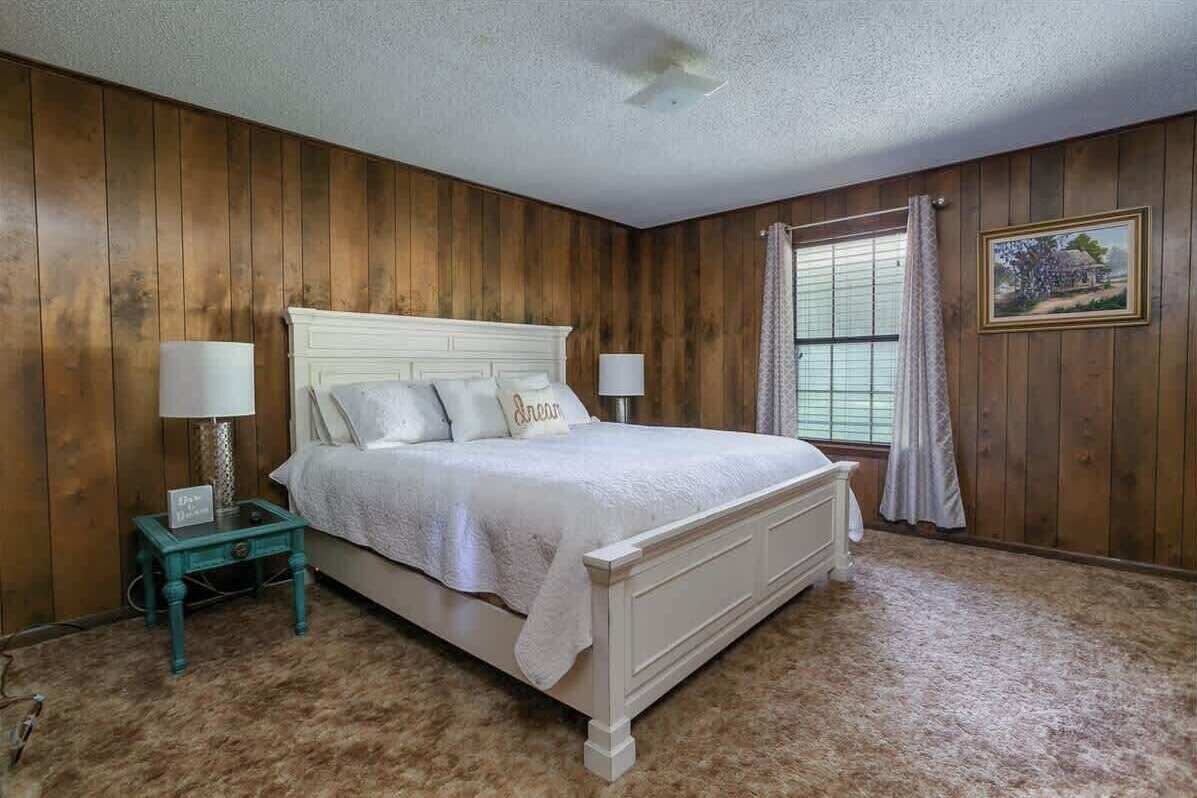 4 bedrooms, WiFi, bed sheets