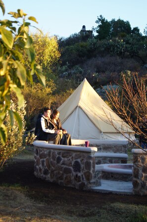 Family Tent, Patio, Mountain View | Desk, laptop workspace, free WiFi, bed sheets - Echological Hotel Restaurante & Spa (Lagos de Moreno)