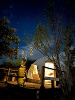 Barraca romântica, 1 cama Queen e sofá-cama, terraço, vista para a montanha | Escrivaninha, espaço de trabalho para notebook, Wi-Fi de cortesia