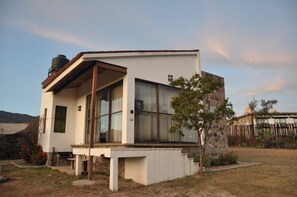 Skrivebord, skrivebord for b ærbar PC, wi-fi (inkludert) og sengetøy