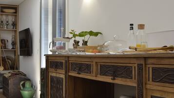 Télévision à écran plasma de 60 cm avec chaßnes par cùble, télévision