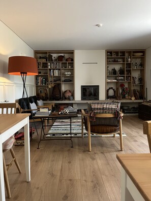 60 cm televisyen plasma dengan kabel, TV 