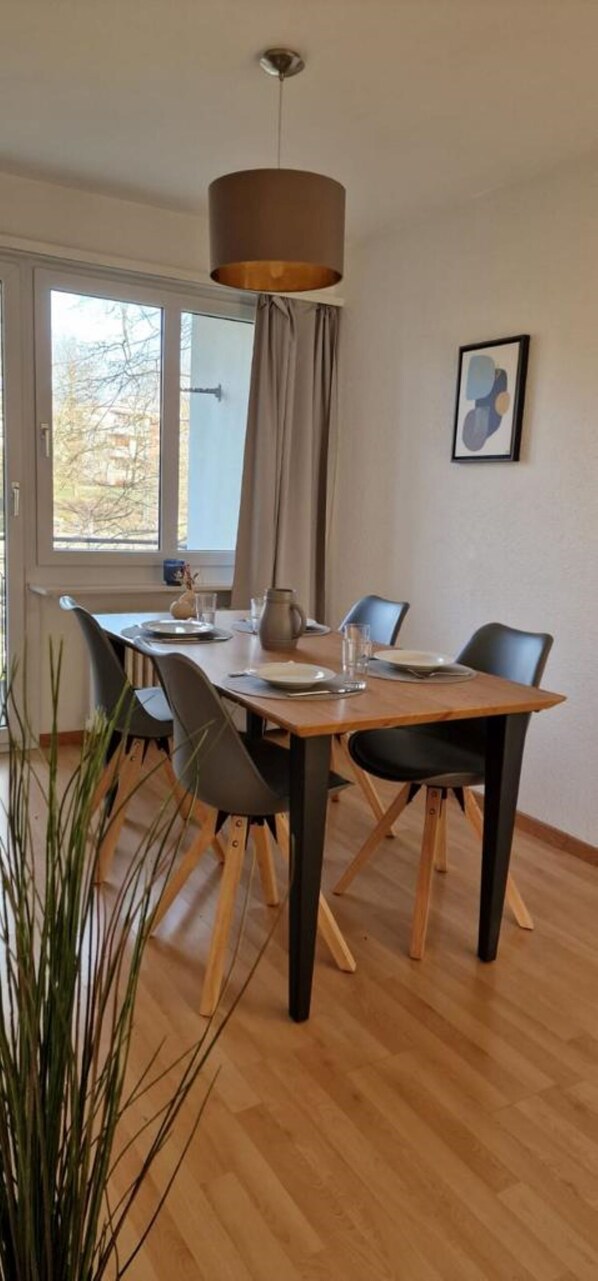Appartement Confort, 2 chambres | Restauration dans la chambre