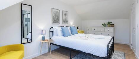 4 室のベッドルーム、アイロン / アイロン台、旅行用ベビーベッド、WiFi (無料)