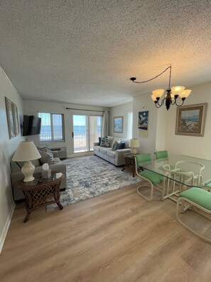 Deluxe-Apartment, 3 Schlafzimmer, Meerseite | Wohnbereich