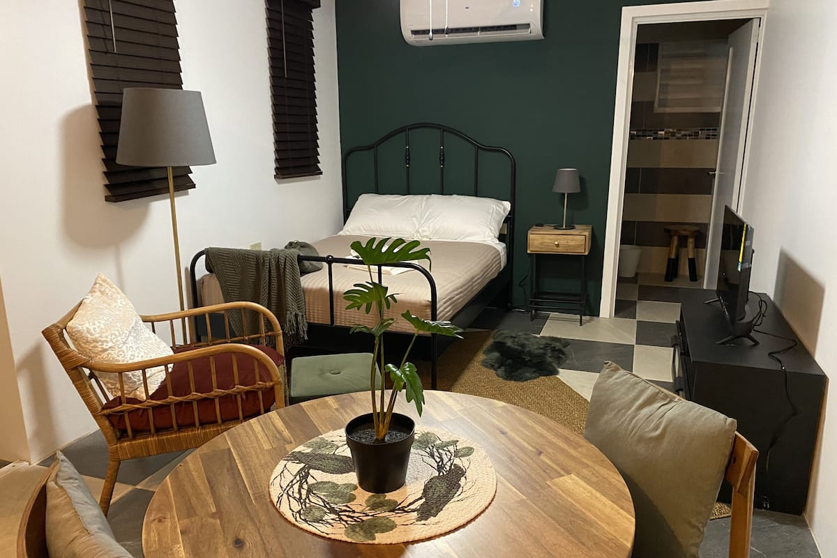 开间 (#6) | 免费 WiFi、特色装修、床单