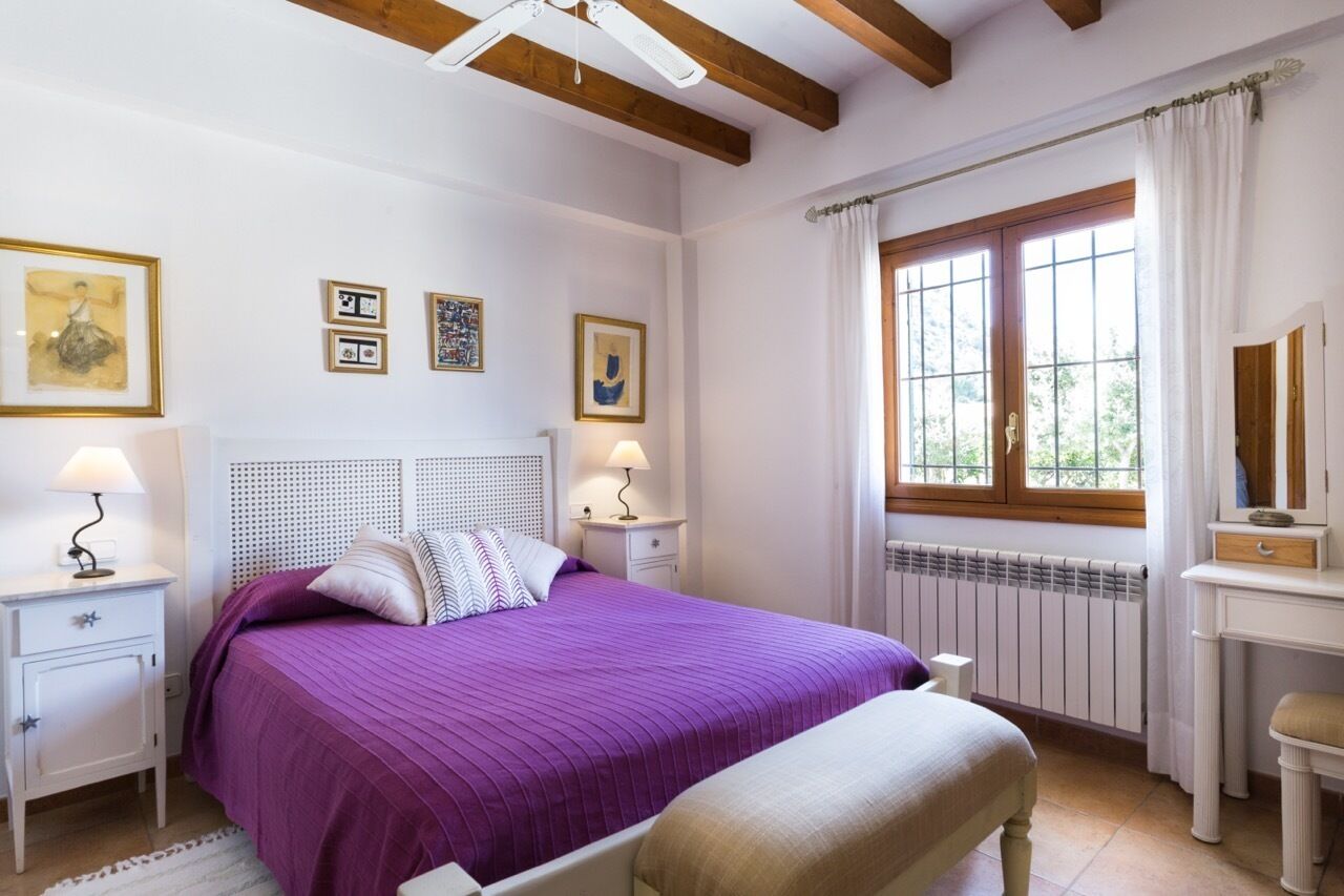 3 bedrooms, iron/ironing board, travel crib, free WiFi