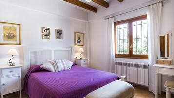 3 bedrooms, iron/ironing board, travel crib, free WiFi