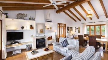 Televisor i taula de tennis de taula