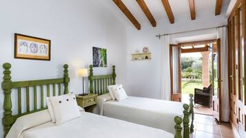 3 chambres, fer et planche à repasser, accès au Wi-Fi (inclus)