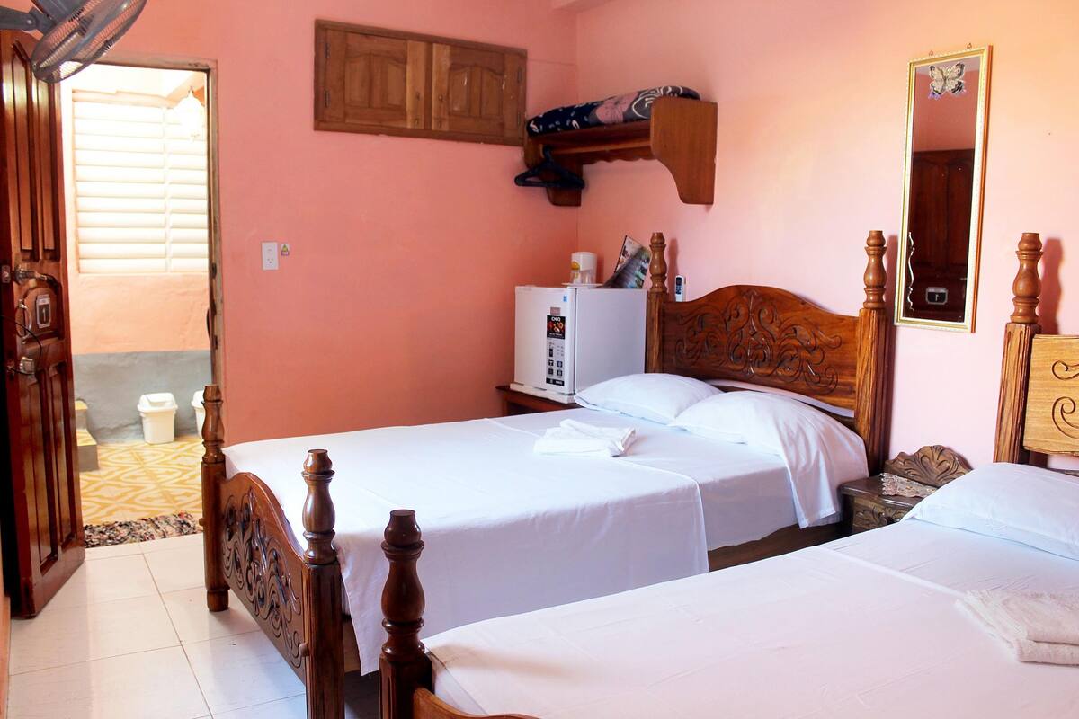 Comfort-værelse til 4 personer | Individuelt design, individuel indretning, mørklægningsgardiner