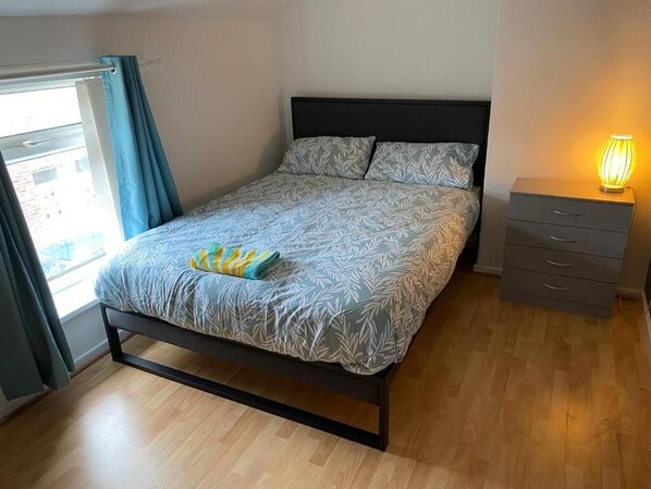 1 chambre, fer et planche à repasser, Wi-Fi gratuit