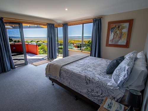 Aorere House - Collingwood Holiday Home