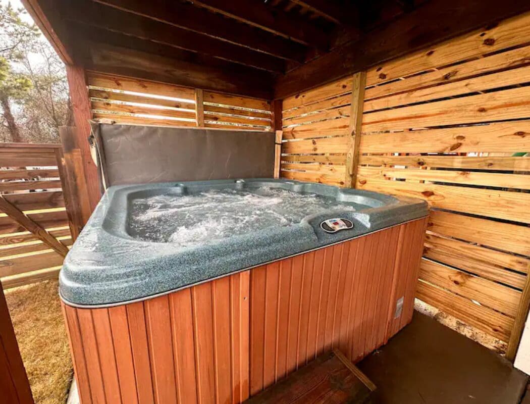 Outdoor spa tub