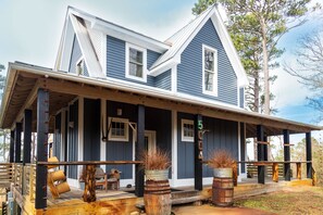 Exterior - Waterfront Treasure - Main WIE House (Kitty Hawk)