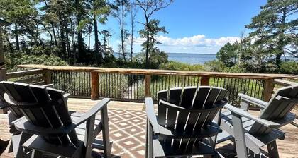 Waterfront Treasure - Main WIE House