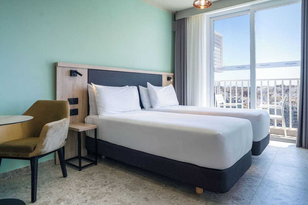 Standard Twin Room | 1 bedroom, down duvets, minibar, in-room safe