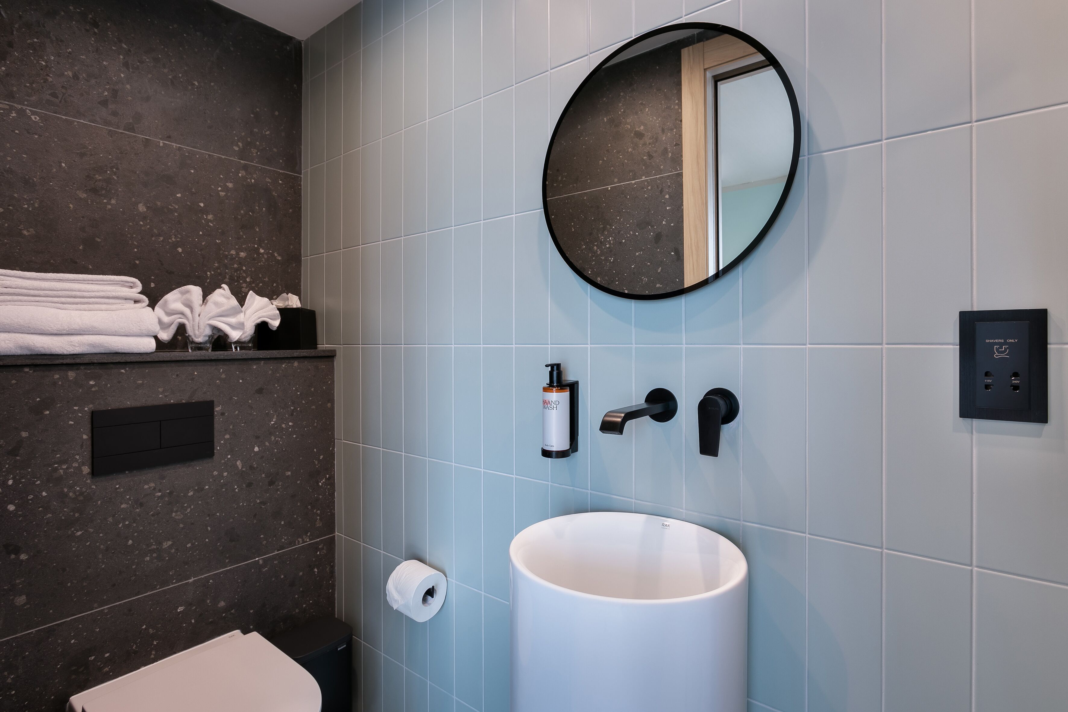 Standard Room, 1 King Bed | Bathroom | Shower, rainfall showerhead, towels, soap