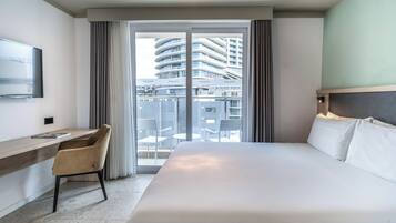 Standard Room, 1 King Bed | Interior