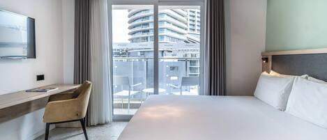 Standard Room, 1 King Bed | Interior
