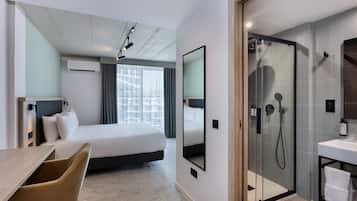 Standard Room, 1 King Bed | Minibar, desk, free WiFi, bed sheets