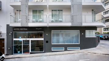 Fachada de la propiedad