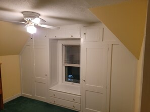 Property grounds - House on the trails and walking distance to town (Millinocket)