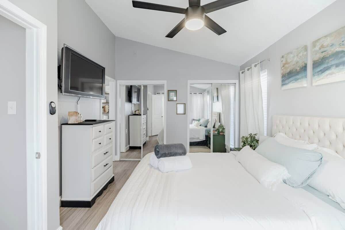 1 dormitorio, tabla de planchar con plancha, cuna de viaje y wifi