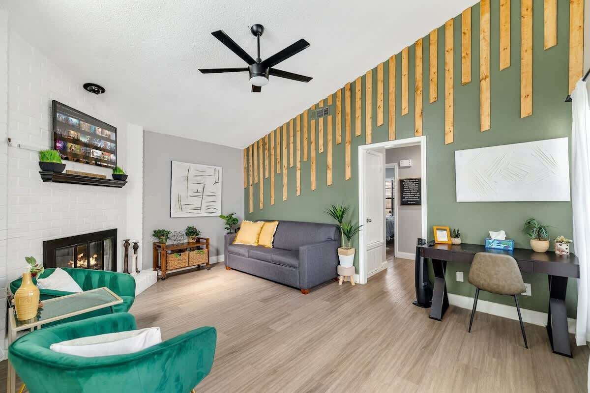 TV, fireplace, offices
