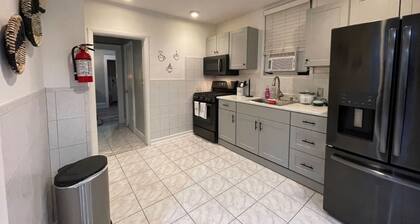 Dreamy & Newly Renovated. Close to Metlife & NYC !