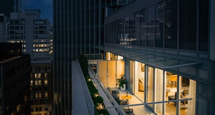 AZUR Legacy Collection Hotel