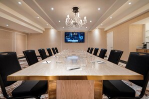 Meeting facility - AZUR Legacy Collection Hotel (Vancouver)