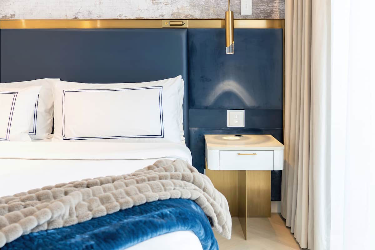 Sviitti, 1 makuuhuone (Opal Penthouse) | Tallelokero huoneessa, yksilöllisesti sisustettu